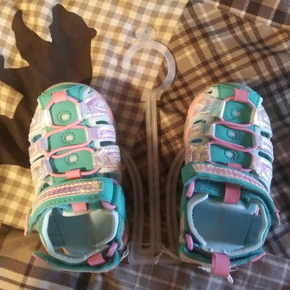 Girl toddler sandals size 6 nwt - Picture 3 of 3